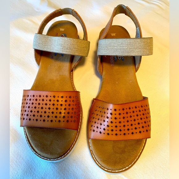 Bobs from Sketchers memory foam slip on Sandal - Picture 2 of 2